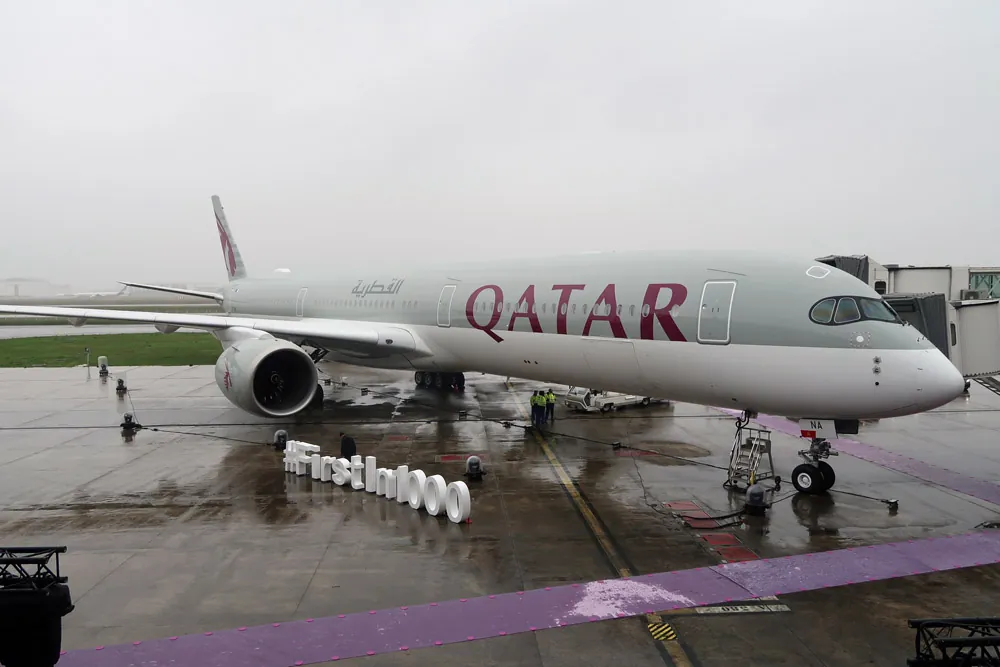 Airbus A350 Qatar Airways Airbus A350-1000 della Qatar Airways, uno degli aerei usati su rotte verso l'Asia