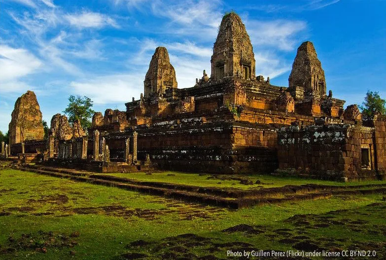 il maestoso profilo del tempio Pre Rup, ad Angkor