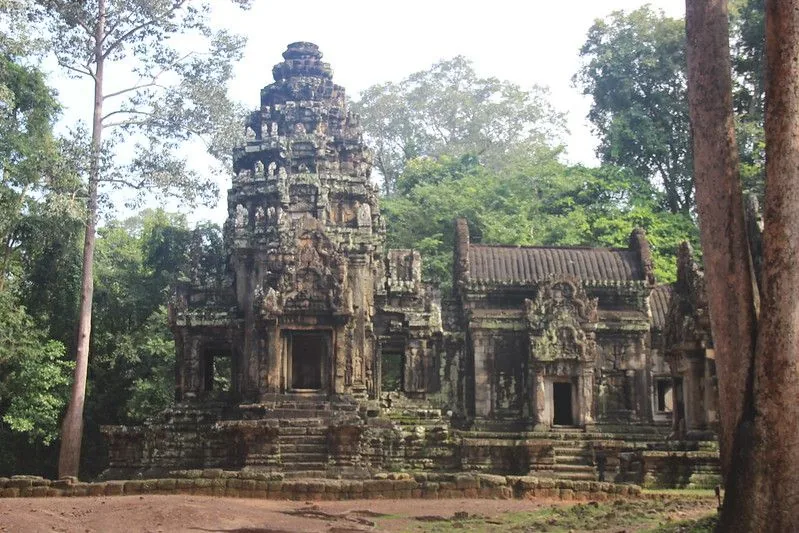 l'elegante tempio Thommanon, forse costruito come prototipo di Angkor