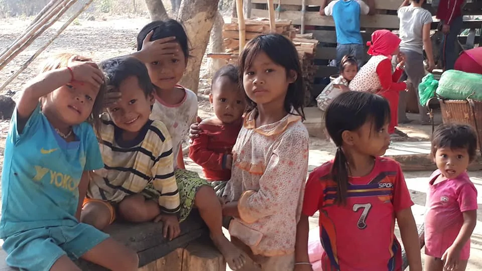 Villaggi dimenticati, l'esperienza di Koh Pek - Ratanakiri bambini del villaggio di Koh Pek - Ratanakiri