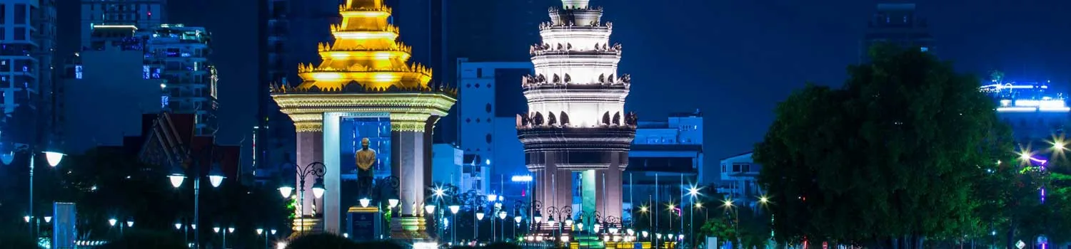 monumento indipendenza di notte