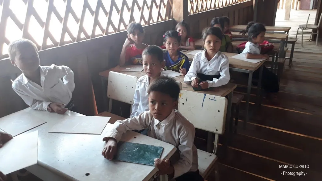 Alunni nella scuola elementare del villaggio di Koh Pek, provincia del Ratanakiri