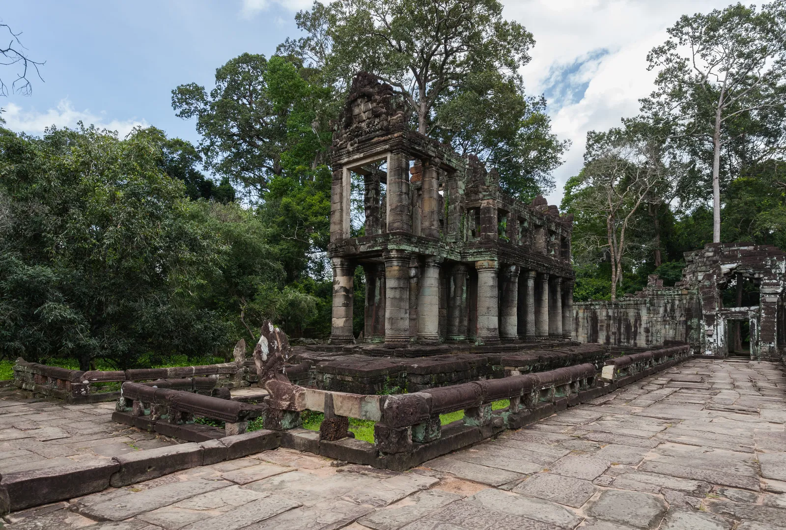 Il padiglione a due piani di Preah Khan Il padiglione a due piani del tempio di Preah Khan ad Angkor, in Cambogia