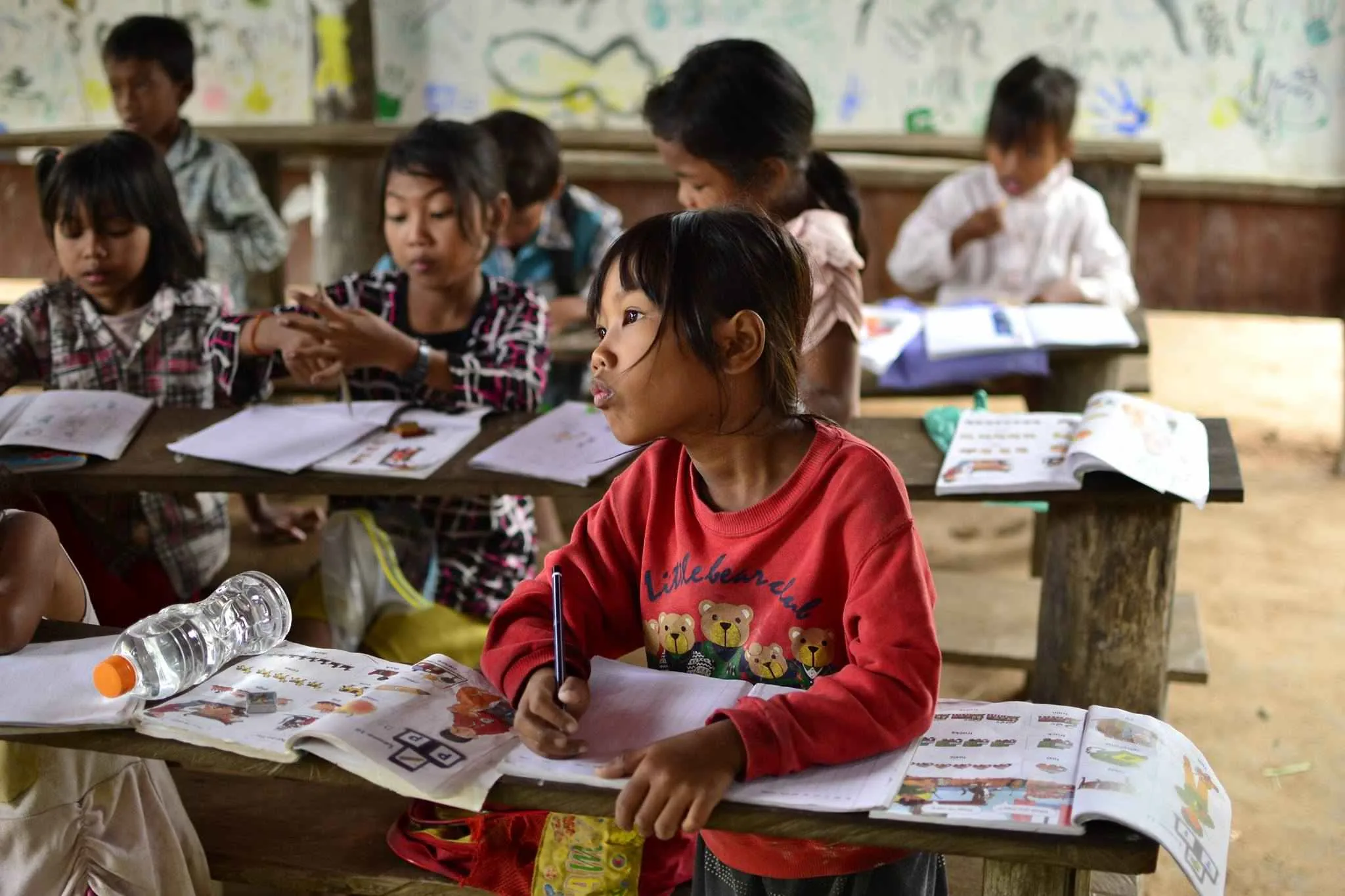 bambini in classe presso la scuola RTOC
