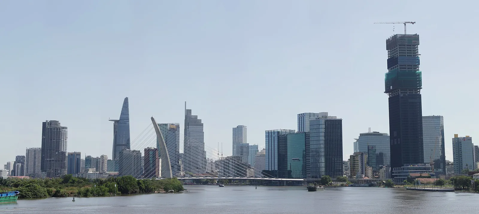 Lo skyline di Ho Chi Minh City Lo skyline di Ho Chi Minh City in Vietnam, raggiungibile da Siem Reap con i voli diretti della Cambodia Airways