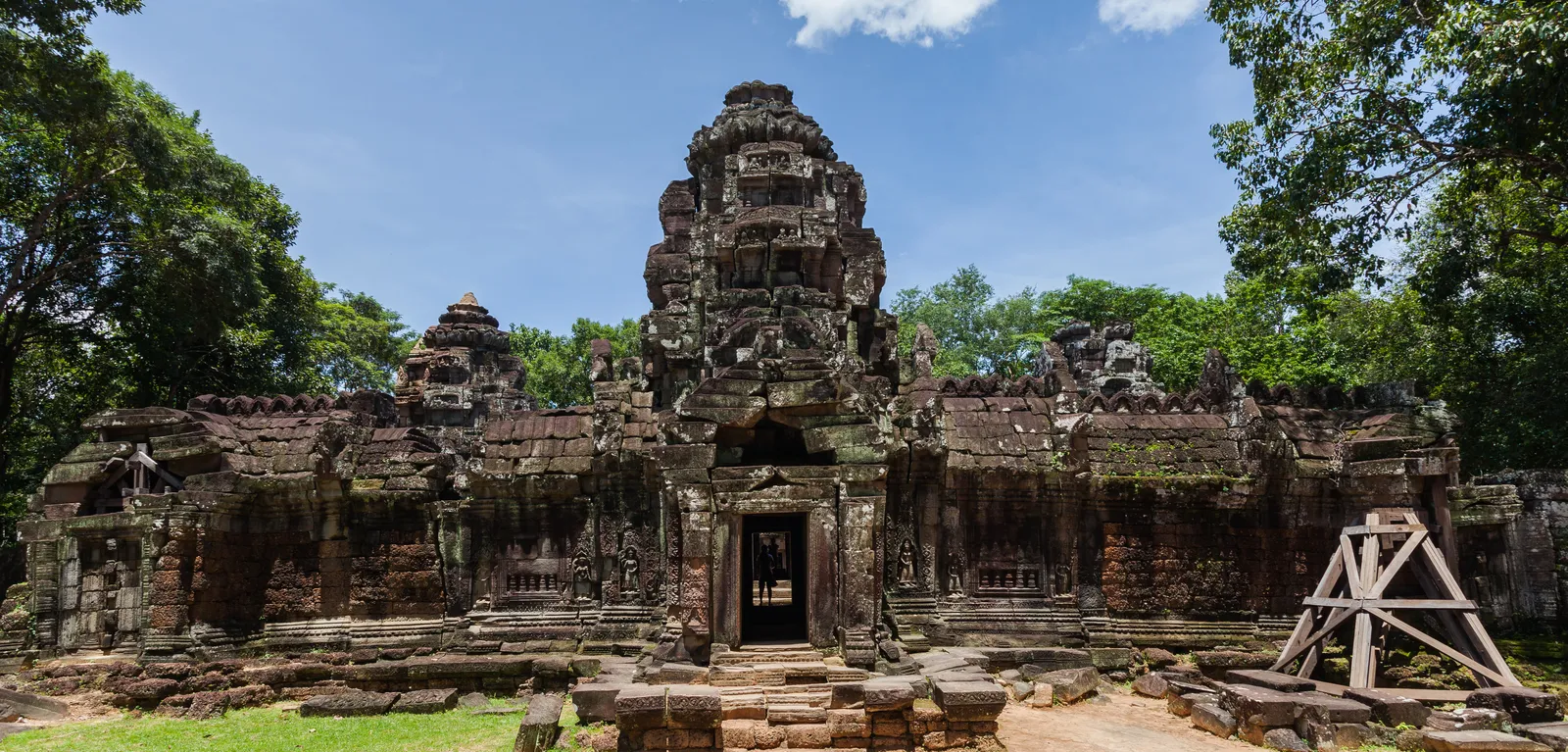 Ta Som, la torre-porta dai volti di pietra La torre con volti di pietra sul cancello orientale del tempio di Ta Som ad Angkor, Cambogia