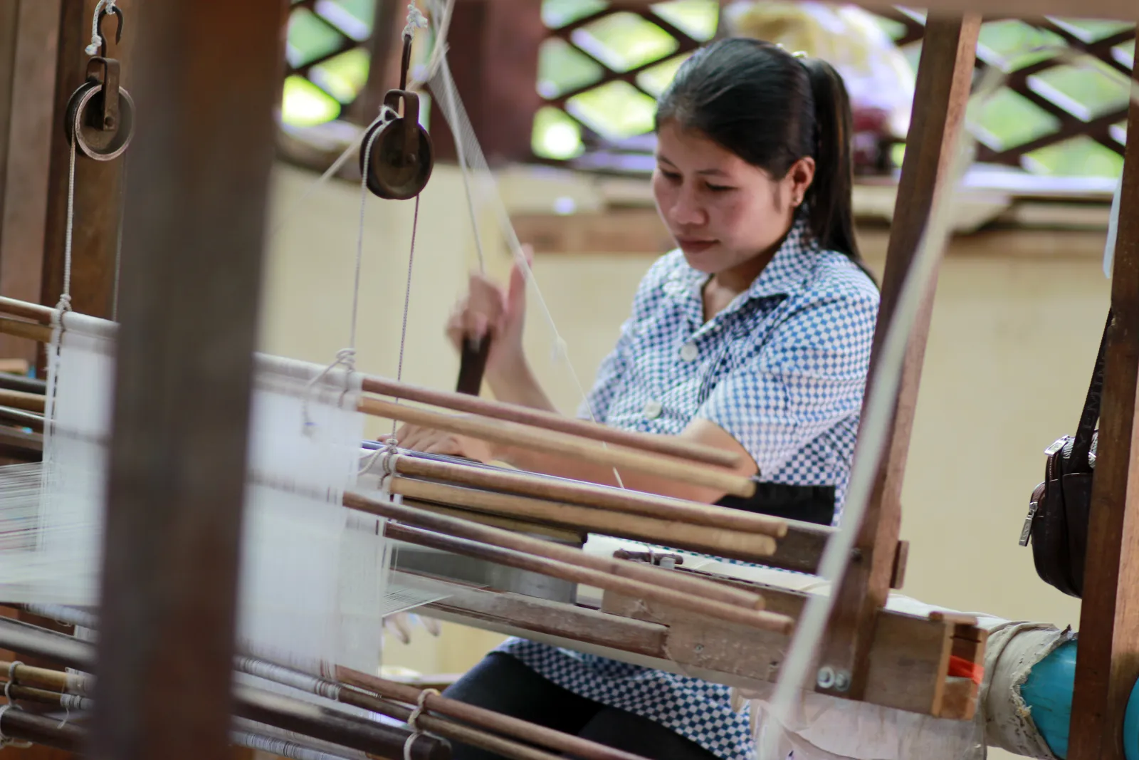 Artigianato khmer: seta, argento e sculture
