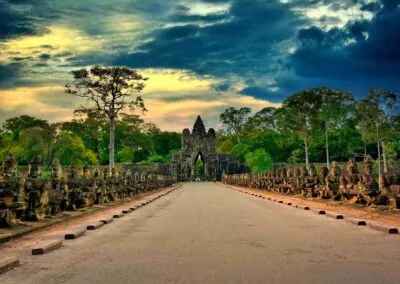 Tour di Angkor e del Grande Circuito in 2 o 3 giorni Tour di Angkor e del Grande Circuito in 2 o 3 giorni