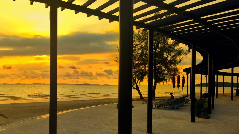 La costa meridionale: Kampot e Kep tramonto sulla spiaggia a Kep