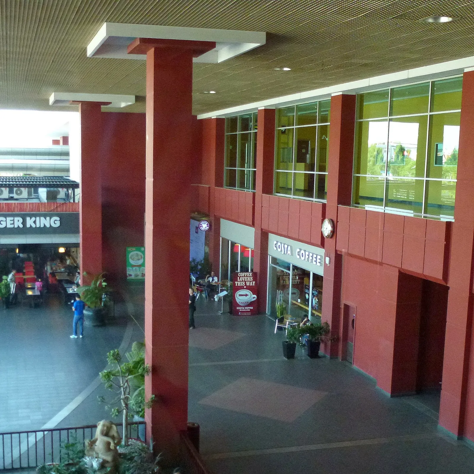 L'interno del vecchio aeroporto di Pochentong L'interno del vecchio aeroporto di Pochentong a Phnom Penh, sostituito dal nuovo scalo Techo nel 2025