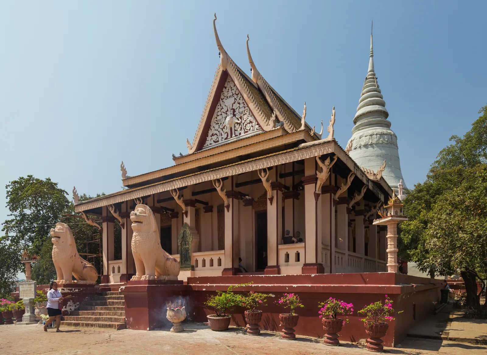 Il tempio di Wat Phnom, nel centro della capitale cambogiana Il tempio di Wat Phnom sulla collina omonima, il luogo di celebrazione del Pchum Ben nel centro di Phnom Penh, in Cambogia