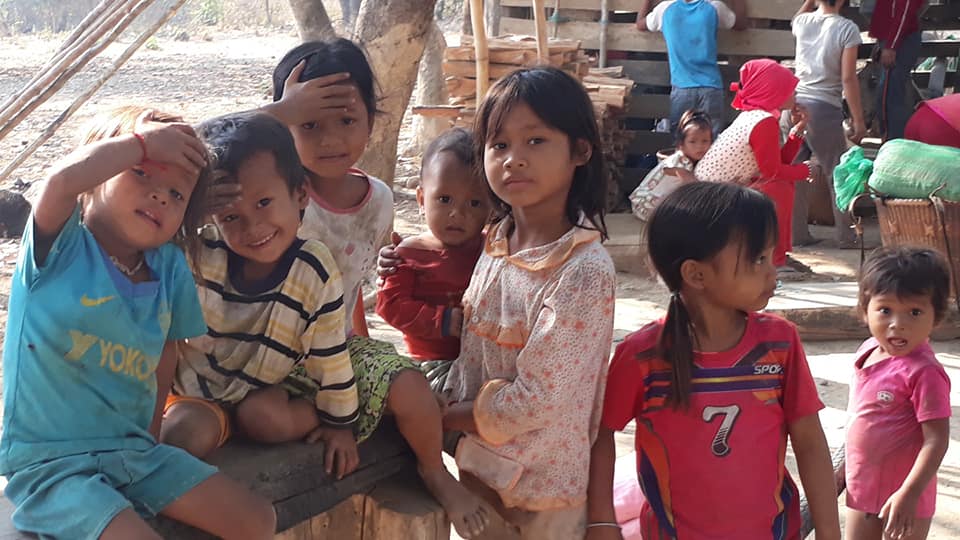 bambini del villaggio di Koh Pek - Ratanakiri