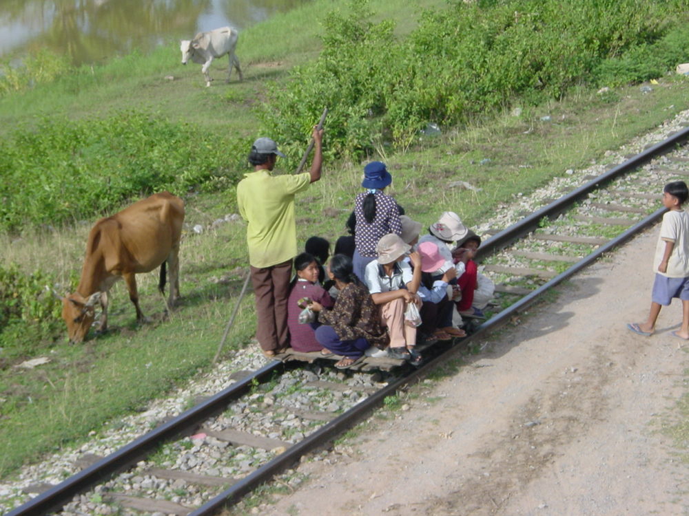 Battambang, un tipico treno di bambù