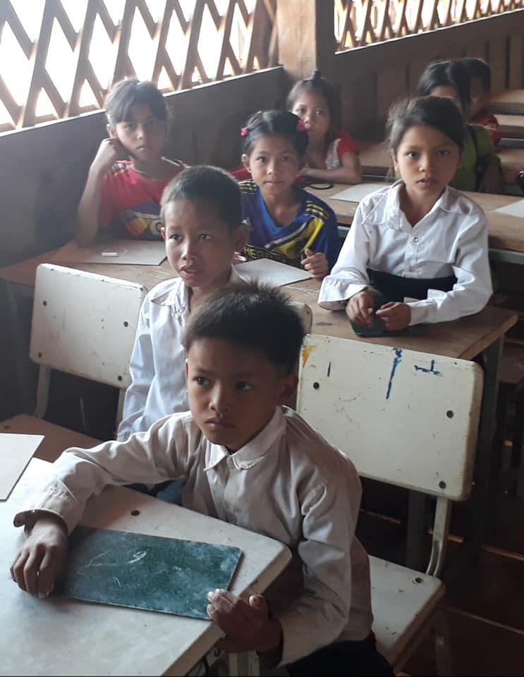 scolari nel Ratanakiri
