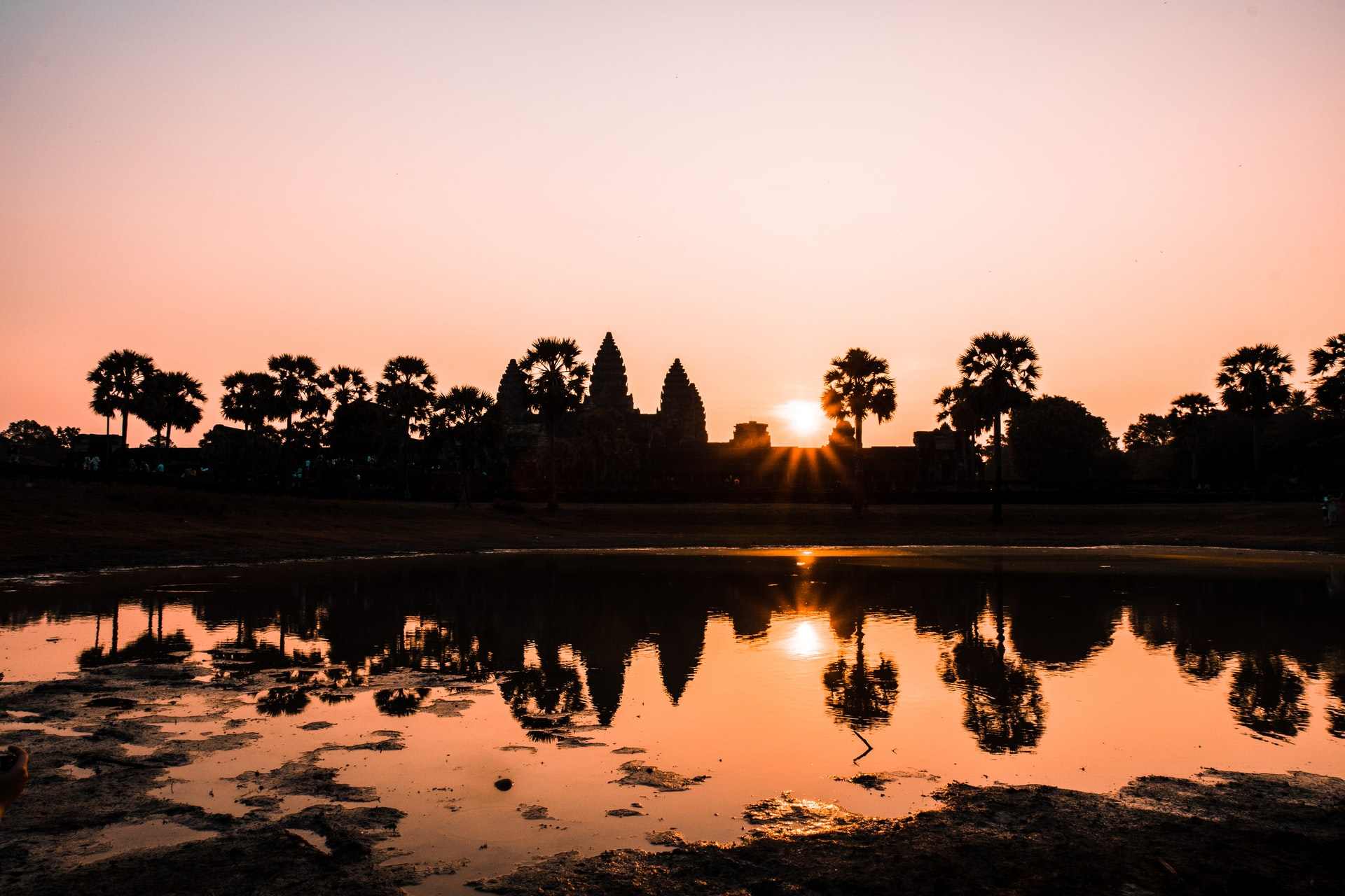 lo spettacolo dell'alba su Angkor