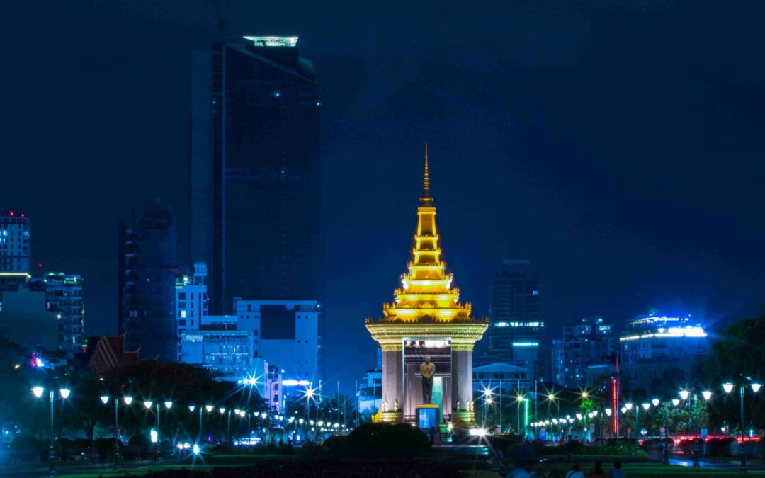 Phnom Penh di notte